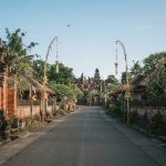 jalan kosong dan senyap saat hari raya nyepi