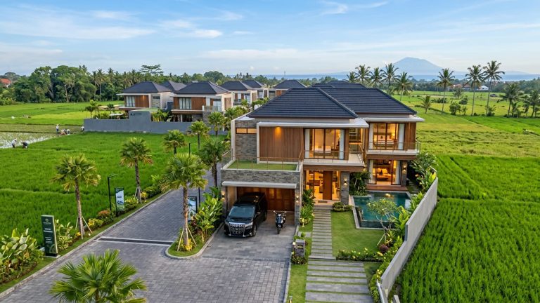 Tinggal di Denpasar Selatan: Villa Cluster Modern View Sawah Depan-Belakang cuma Rp2,2 M!