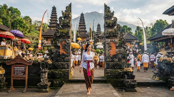 Mengenal Pura-Pura Bersejarah di Bali: Sejarah, Keunikan, dan Aturan Berkunjung