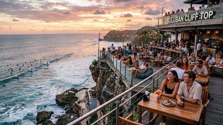 Kafe di Atas Tebing Pantai Suluban: Menikmati Samudra Hindia dari Ketinggian 70 Meter